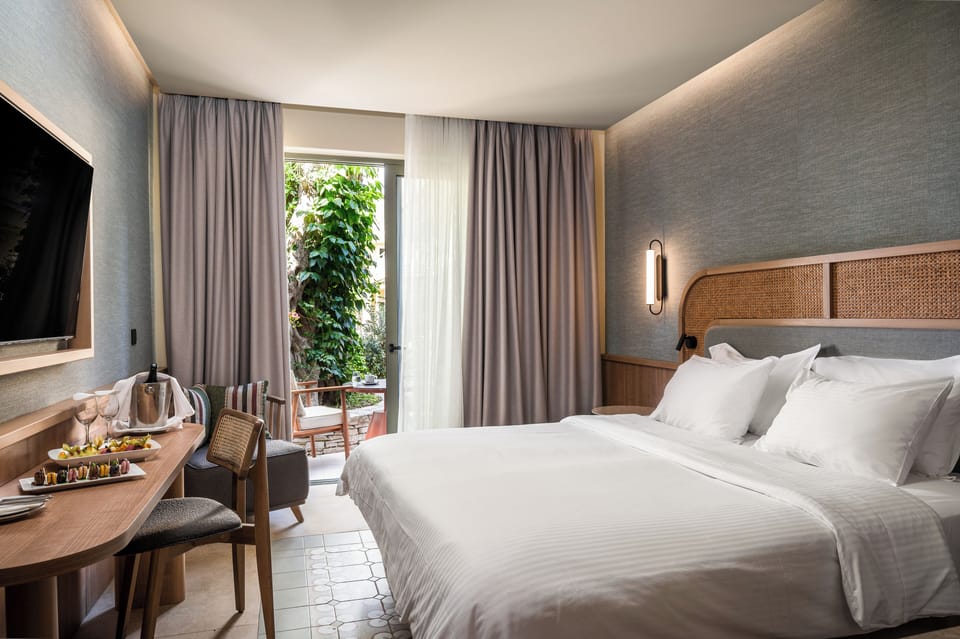 Deluxe Double Room | Premium bedding, in-room safe, desk, laptop workspace