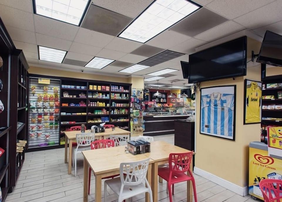 Cafe/Convenience Store