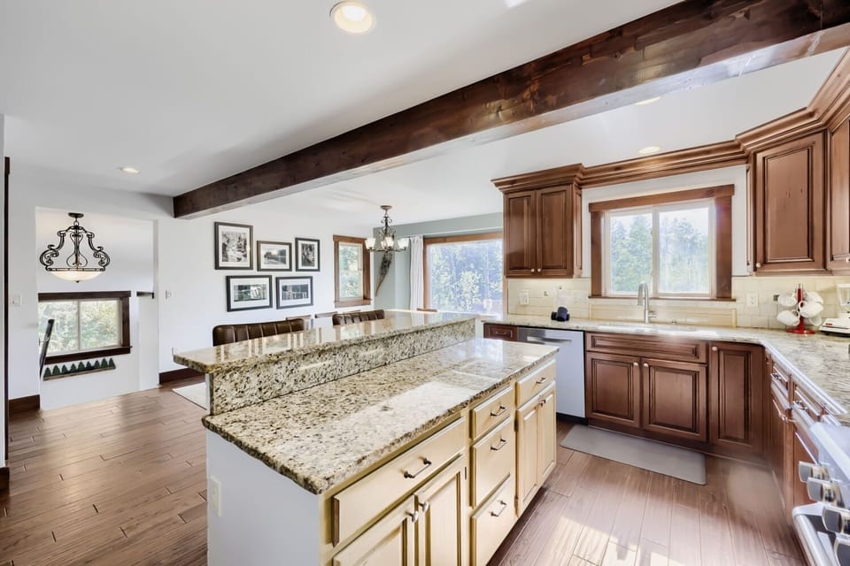 House, 4 Bedrooms | Private kitchen | Coffee/tea maker, fridge, oven, toaster