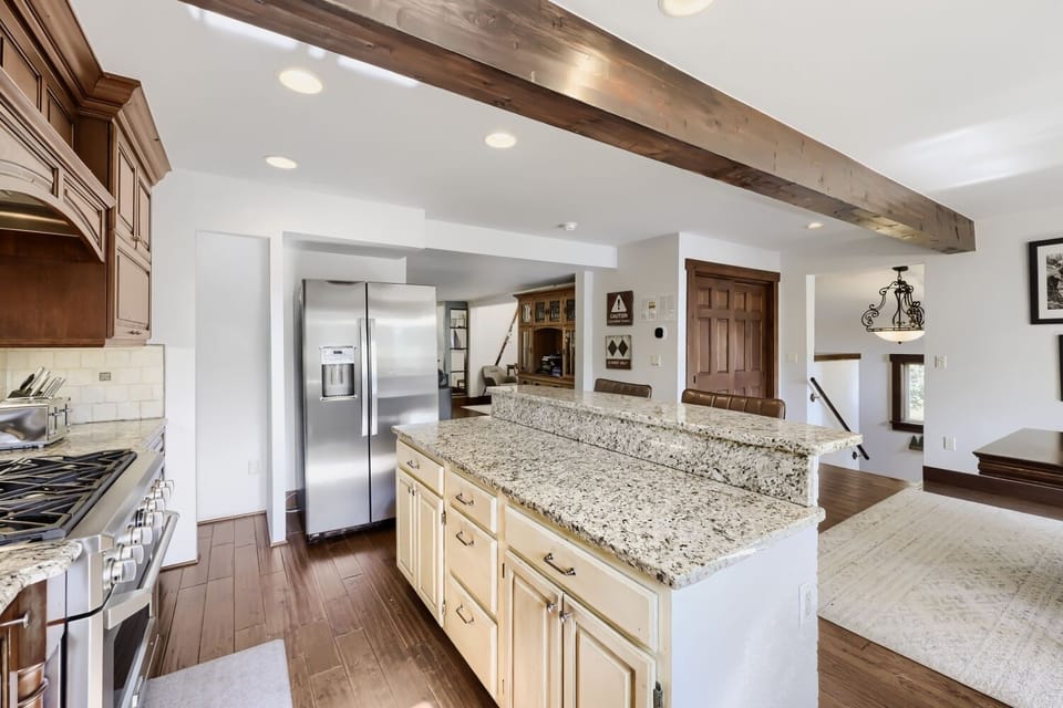 House, 4 Bedrooms | Private kitchen | Coffee/tea maker, fridge, oven, toaster
