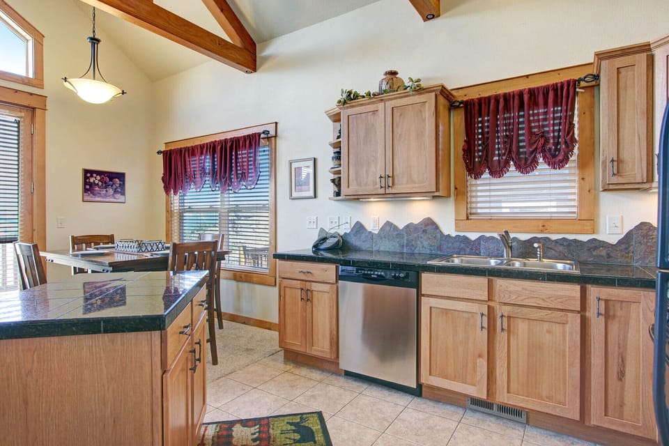 Condo, 2 Bedrooms | Private kitchen | Fridge, microwave, oven, dishwasher