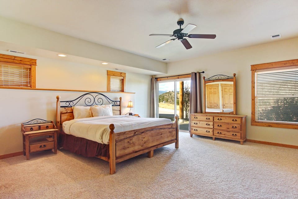 Mount Acoma 38 2 Bedroom Condo by RedAwning Apartment in Estes Park