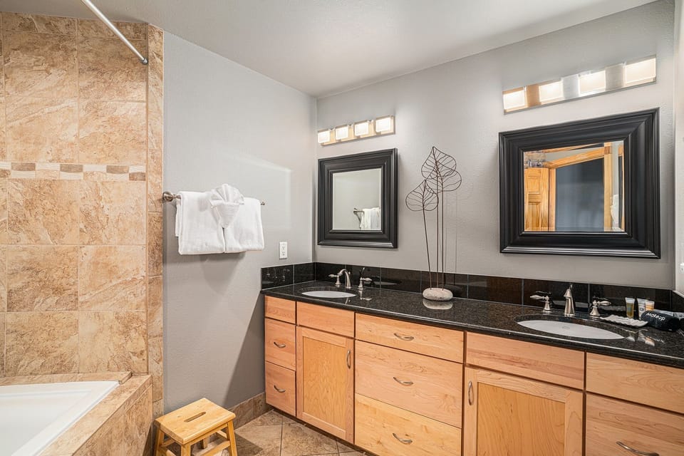 Nakai Peak 41b 2 Bedroom Condo by RedAwning Apartment in Estes Park