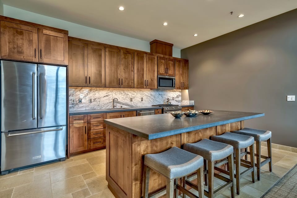 Condo, 3 Bedrooms | Private kitchen | Coffee/tea maker, fridge, oven, toaster