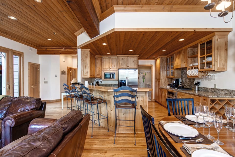 Kitchen (laundry room in back)
