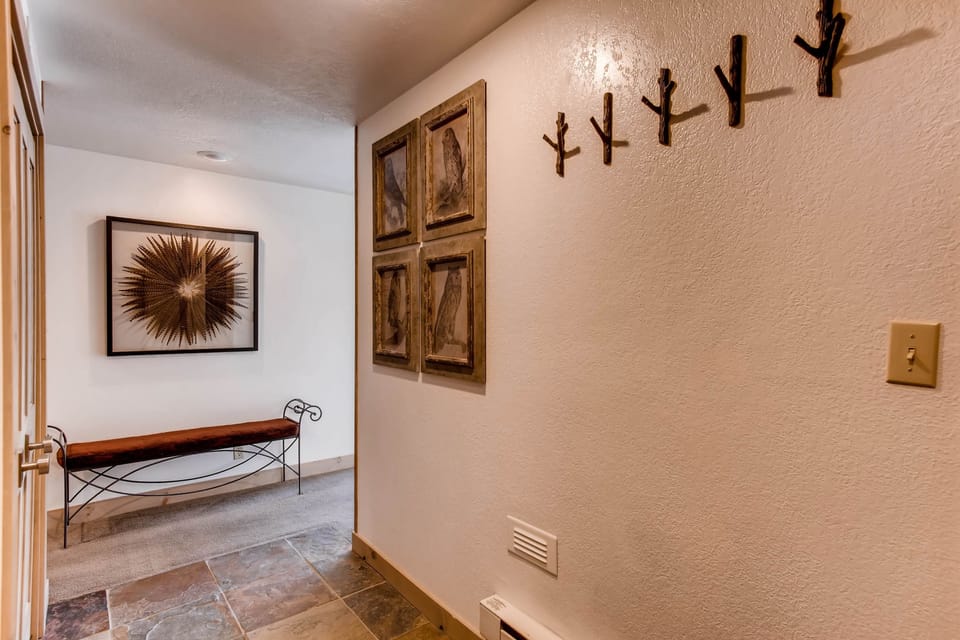 Condo, 2 Bedrooms | Interior detail