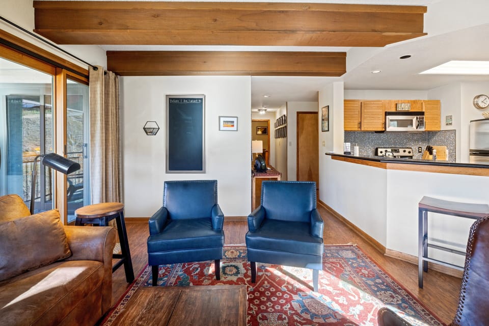 Condo, 2 Bedrooms | Interior