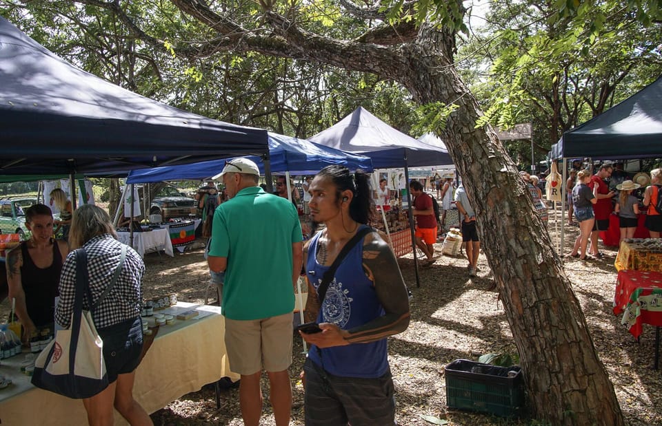 Saturday morning fair with local artisans 
