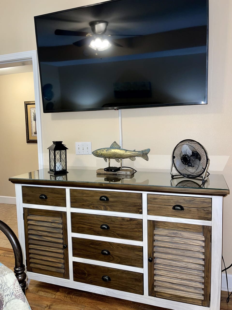 Coastal Bedroom with Flatscreen Smart TV