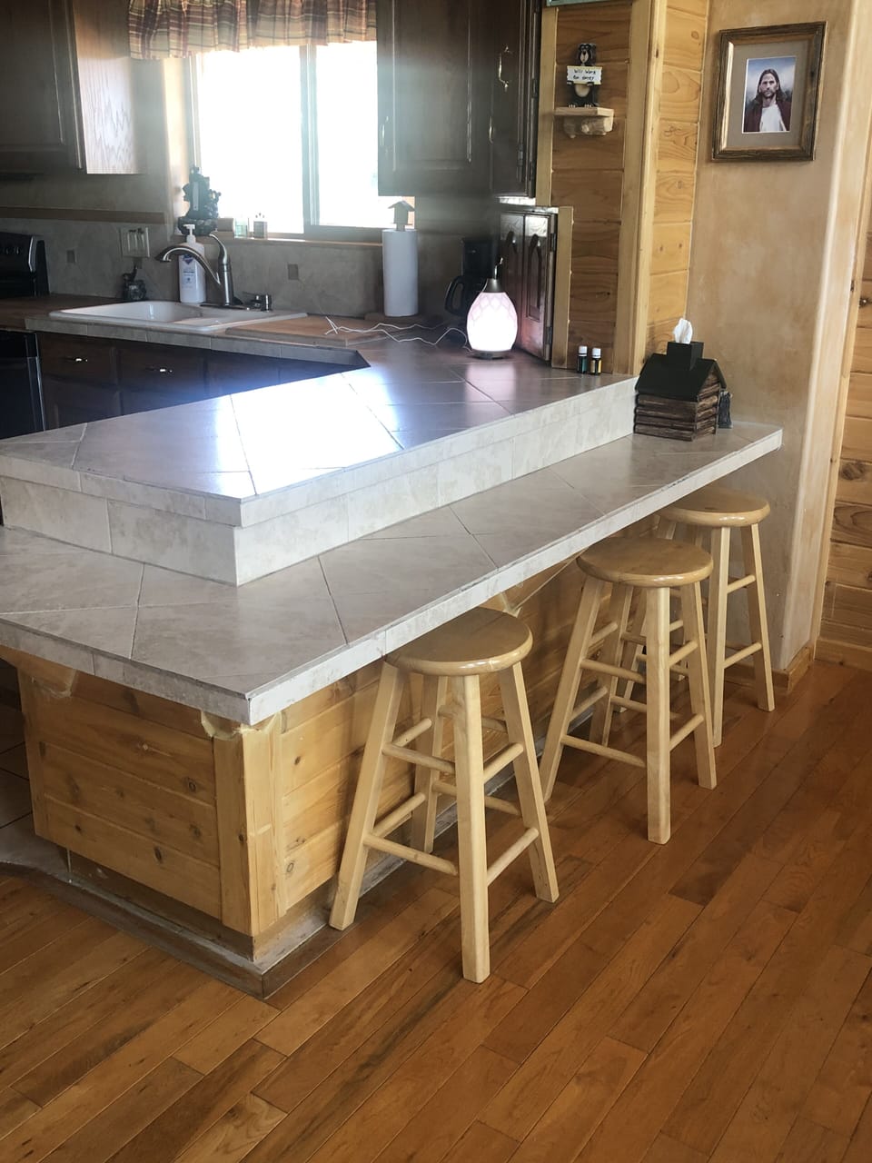 Wrap around bar seating
