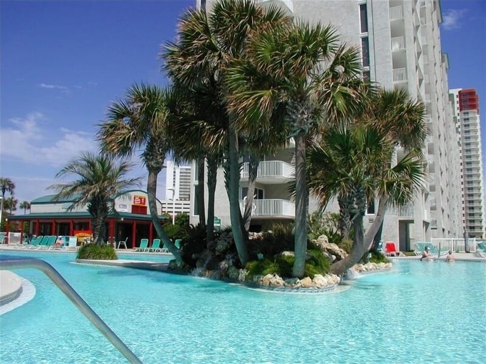 Relax and Enjoy this Tropical Oasis