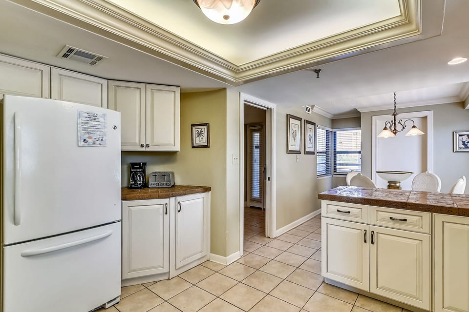Condo, 3 Bedrooms | Private kitchen | Fridge, microwave, oven, dishwasher