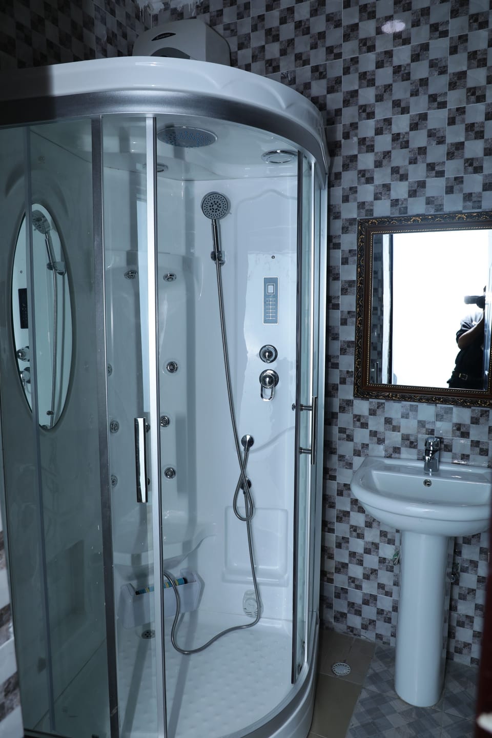 Rainfall showerhead, free toiletries, hair dryer, bathrobes