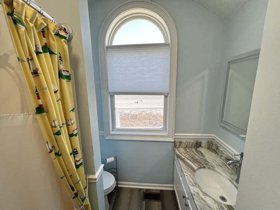 2nd level shared bathroom.