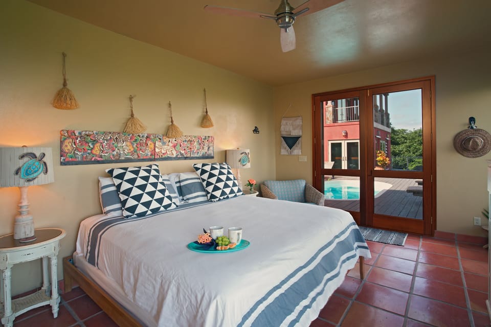1st bedroom on pool level (King)