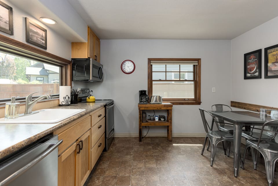 Compete kitchen providing all appliances