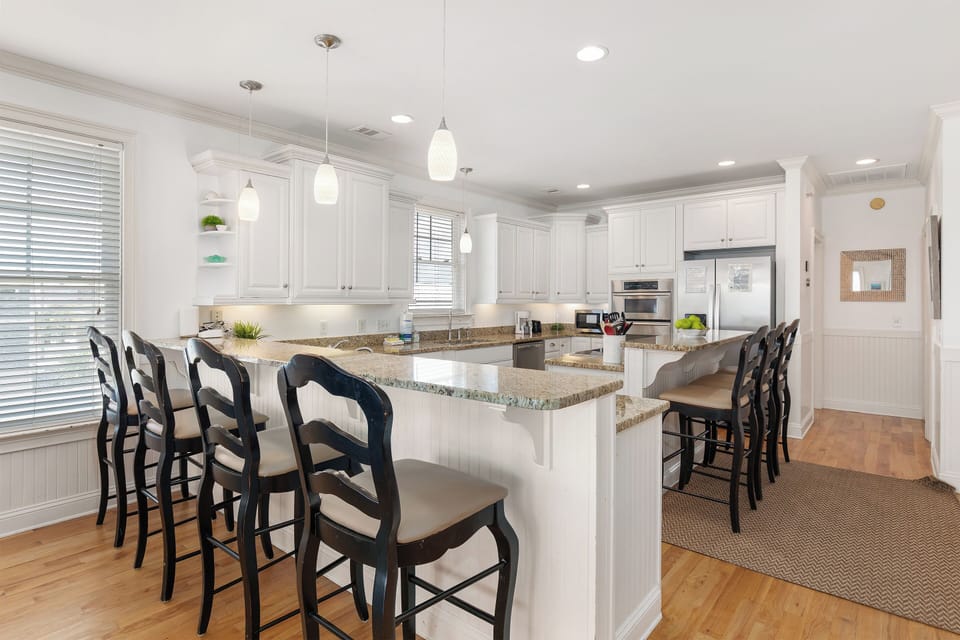 Kitchen with island