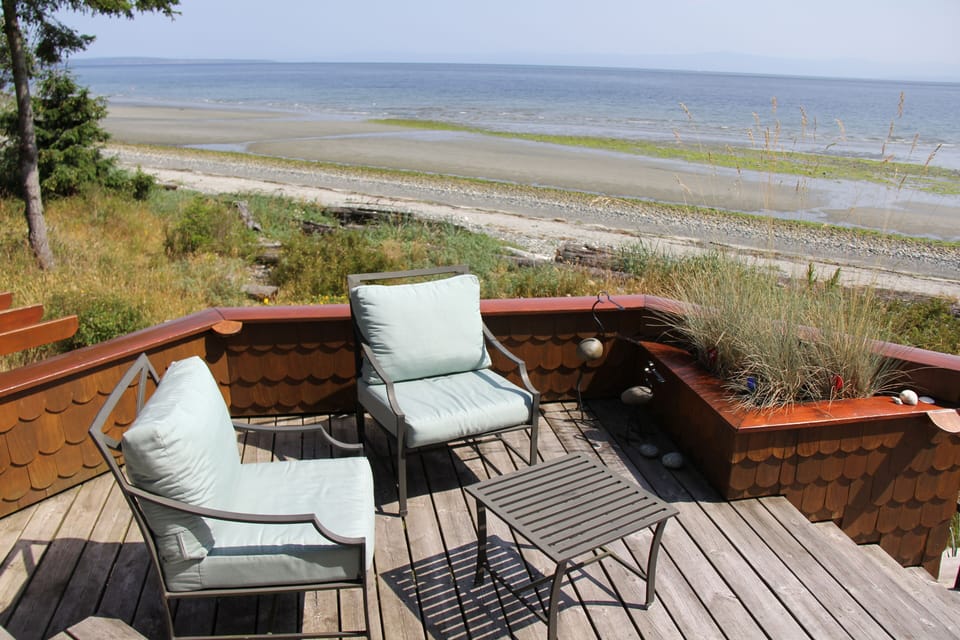 View from upper part of deck at low tide.