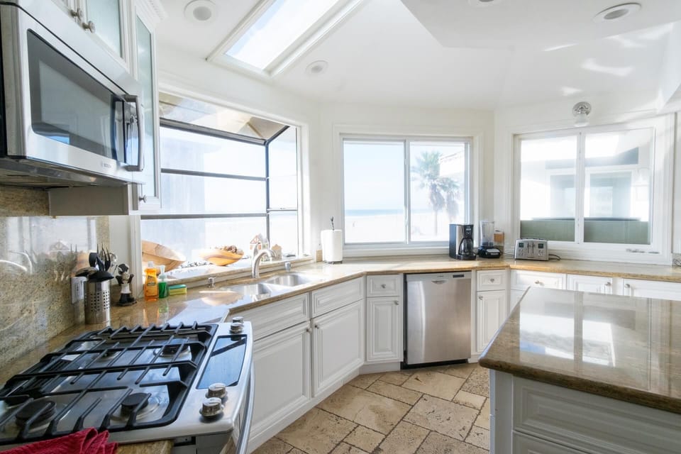 Kitchen with Ocean View
Penthouse
