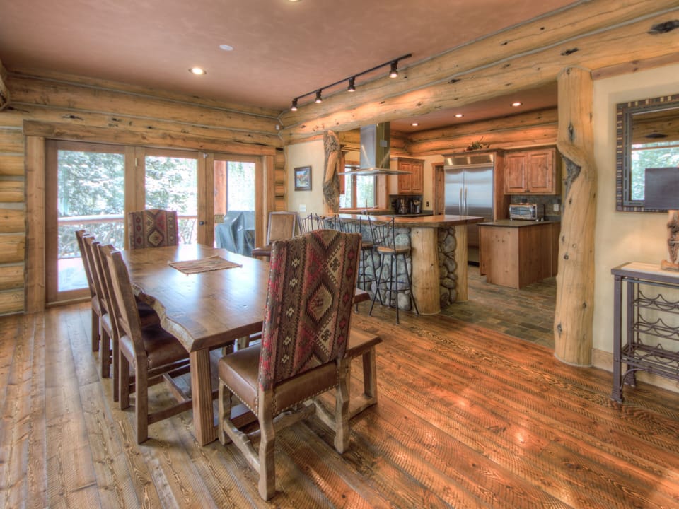 Big Dog Lodge, Dining, 2