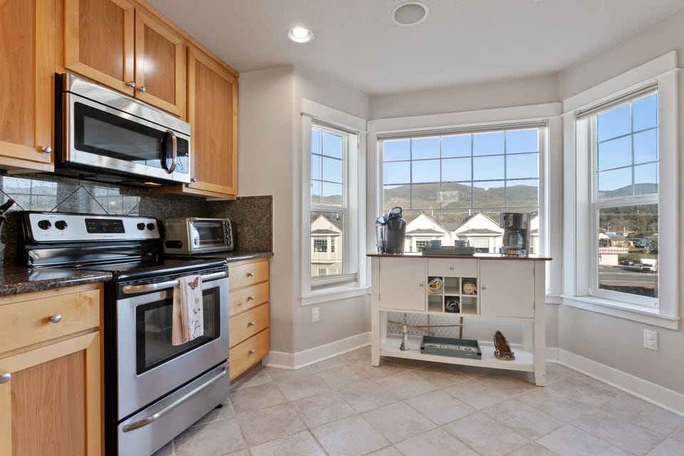 Full Kitchen.