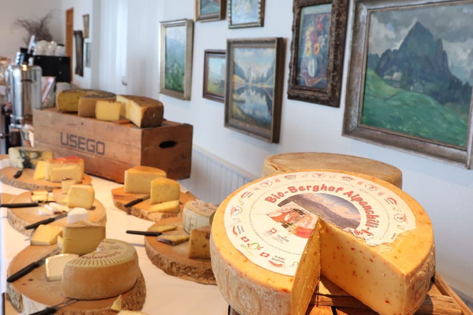 Daily buffet breakfast for a fee