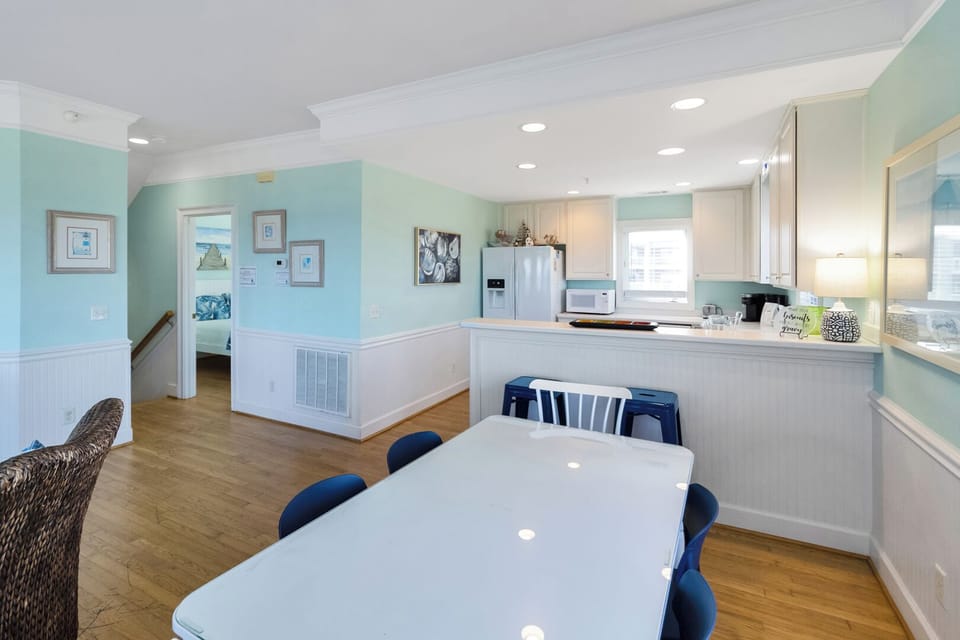 Kitchen and dining area on the middle level