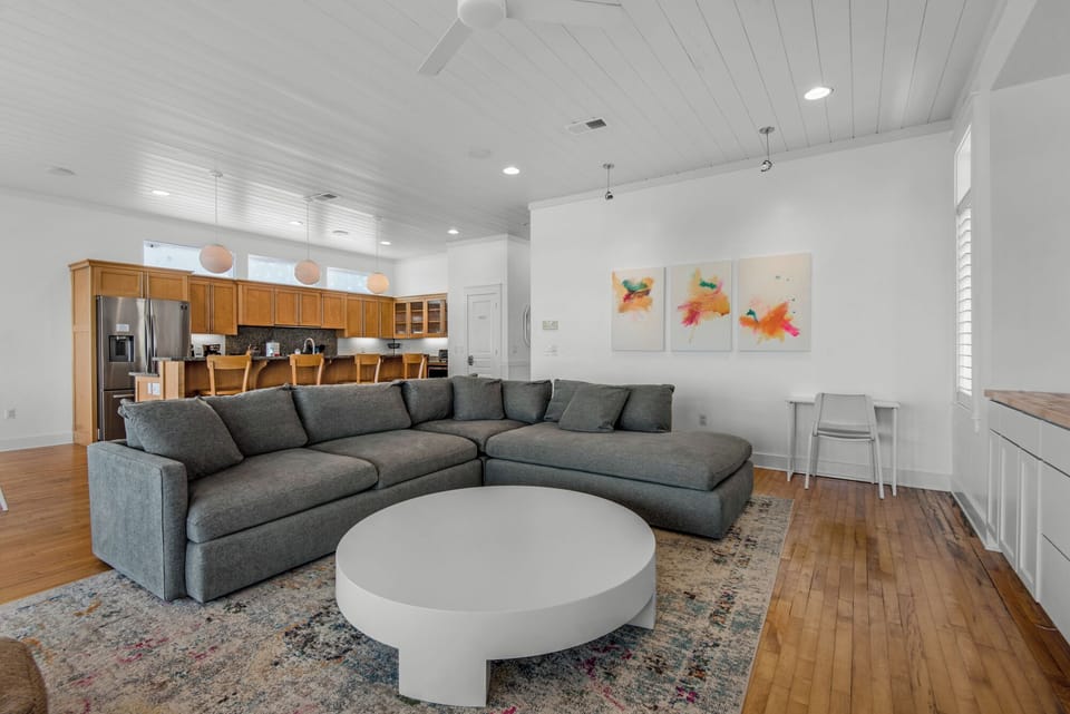 Living Room/Kitchen