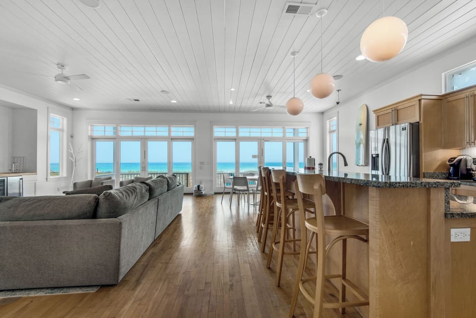 Living Room/Kitchen