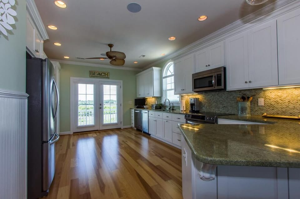 big kitchen with two dishwashers that can accommodate lots of cooks.