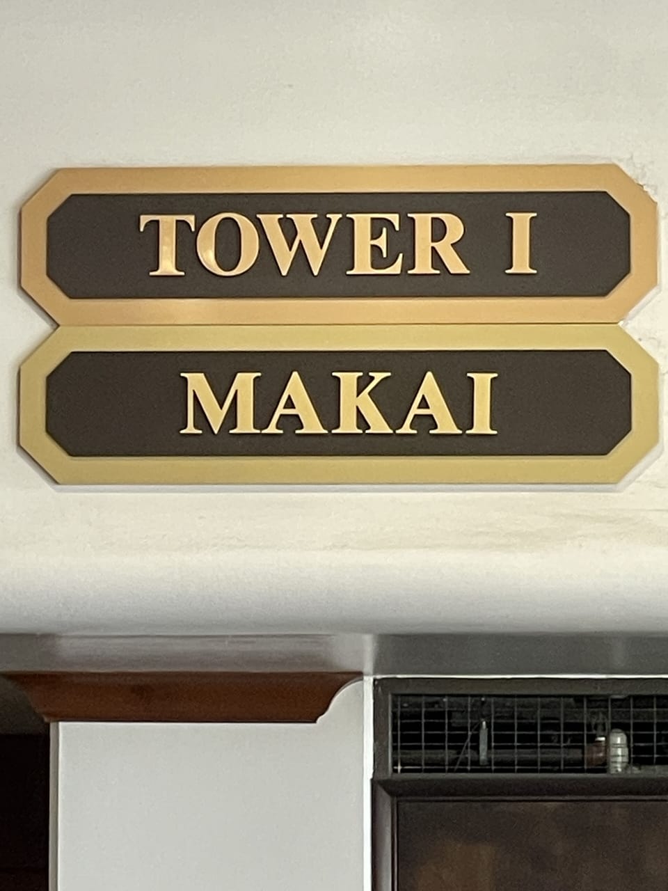 This unit is located in the Makai Tower #1.