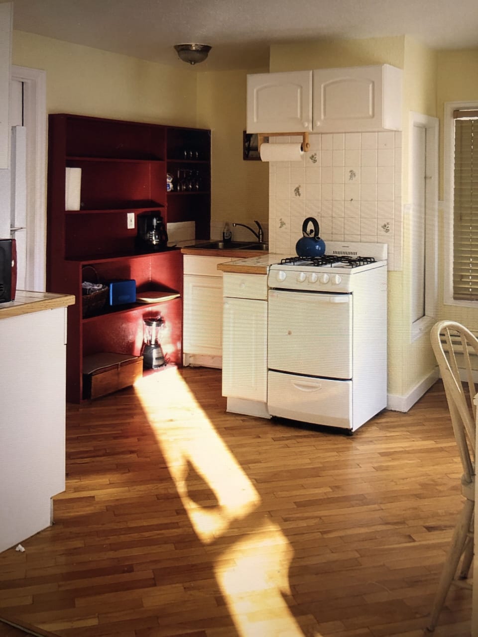 Quaint kitchen has it all! 