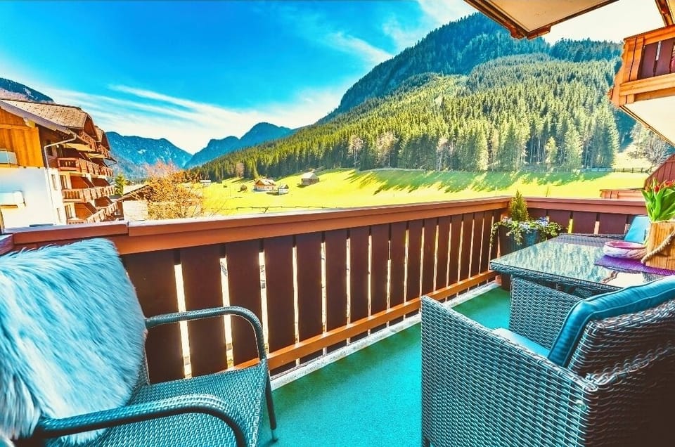 Deluxe Studio Suite, Balcony, Mountain View (Hallstatt Dachstein Inn) | Balcony view