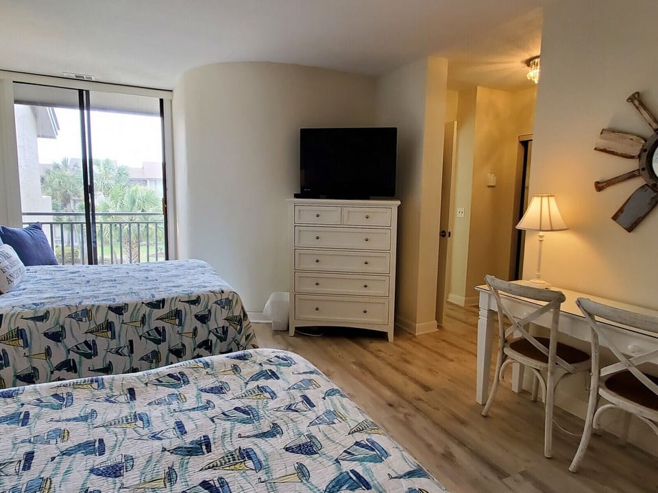 Guest Bedroom at 223 Shorewood