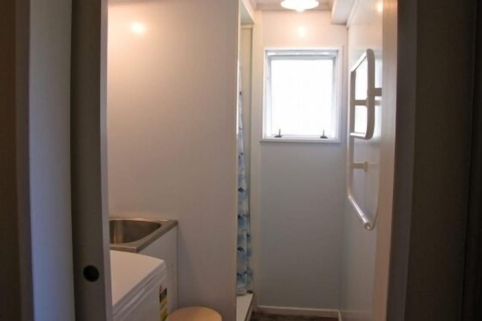 Bathroom/Laundry 