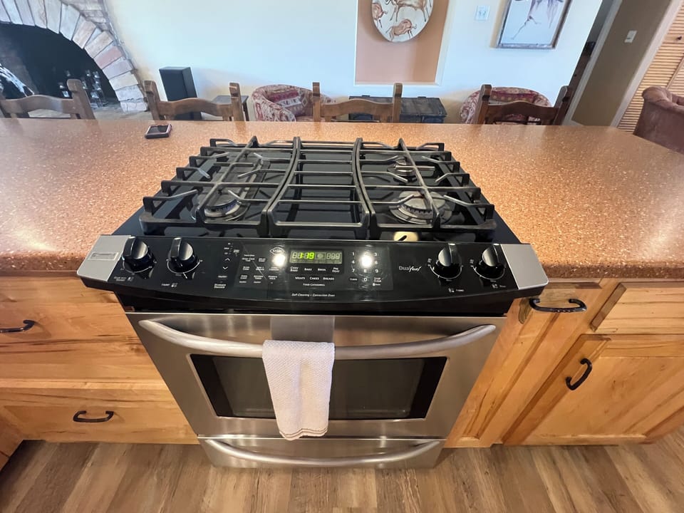 Stainless steel gas stove with 4 burners