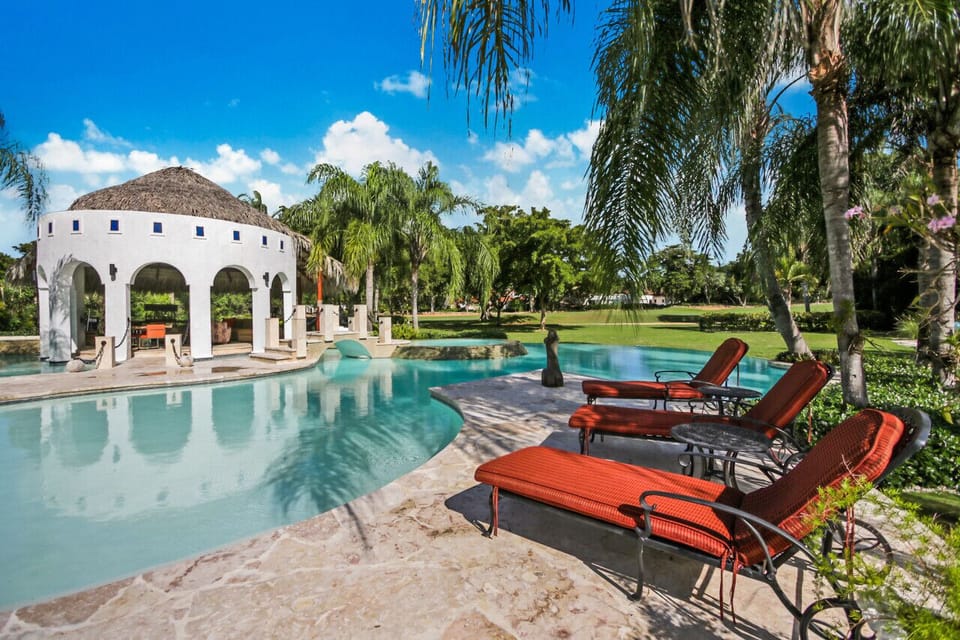 Villa de Los Sueños: private pool and sun loungers