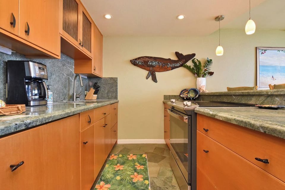 State of the Art Renovated Kitchen - Fully equipped.