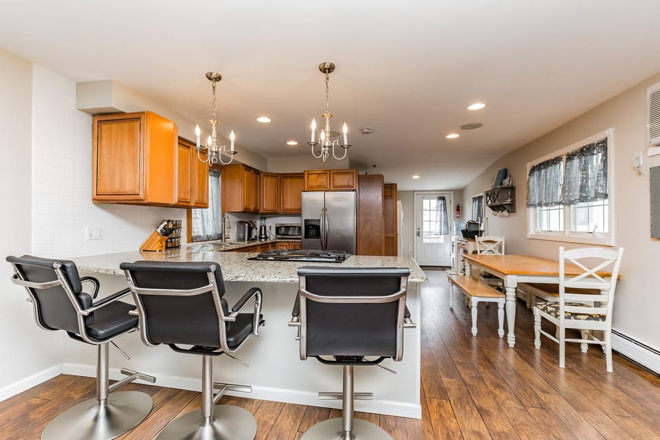 3 Bar Stools at kitchen counter
