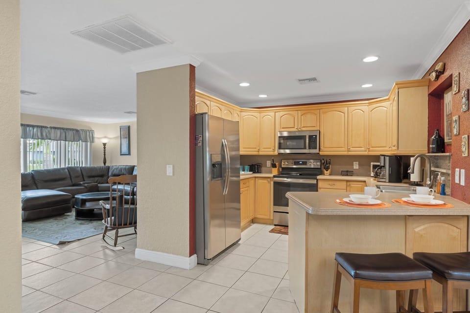 A fully equipped kitchen means you don't have to eat out every night!
