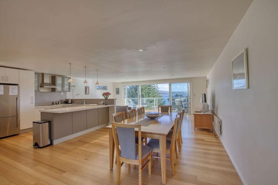 Quarterdeck Apartment (9)