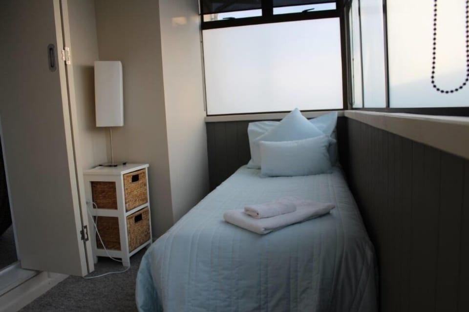 Sunroom / bedroom