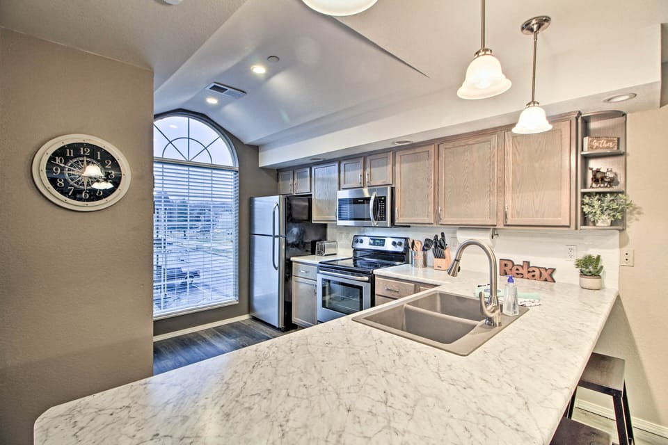 Kitchen | Toaster | Trash Bags & Paper Towels