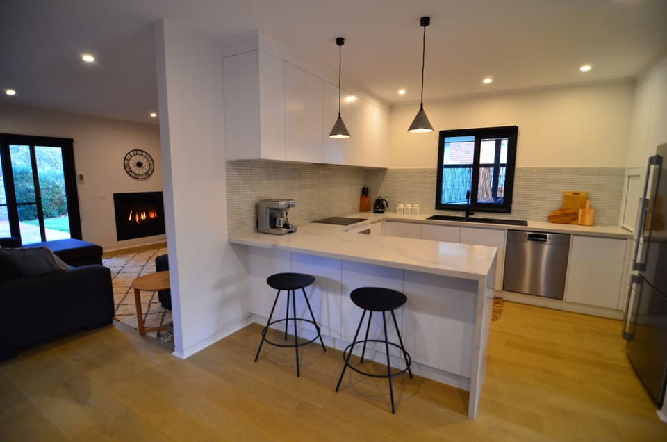 Full kitchen