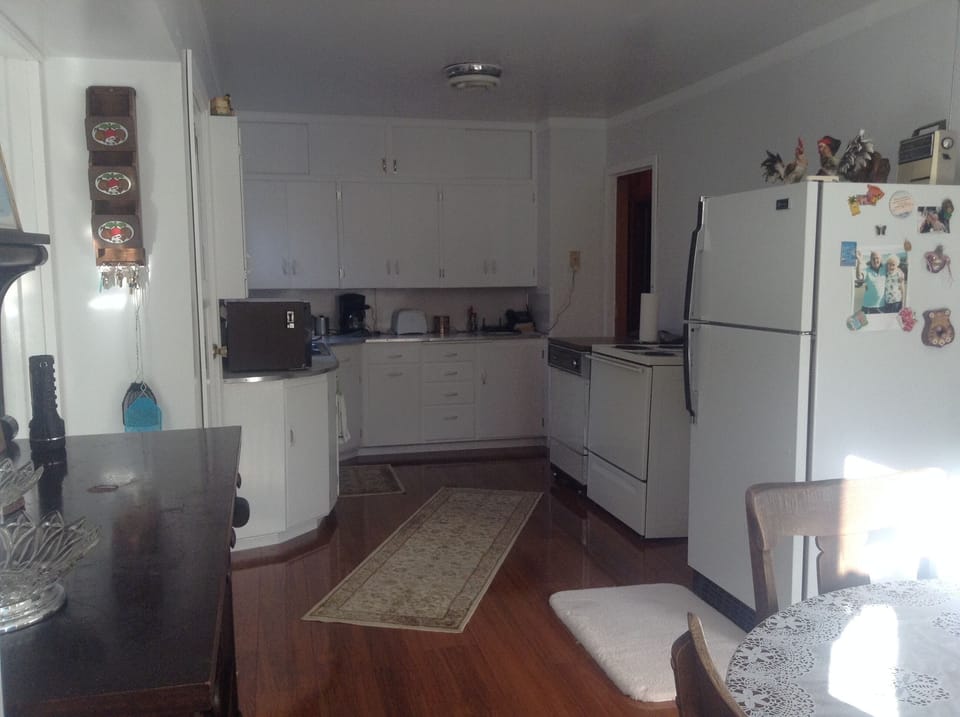Full Kitchen and Dining Area
Beautiful Hardwood Floors