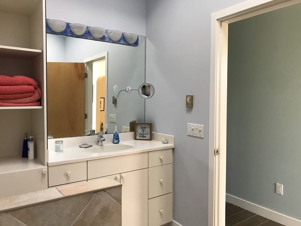 Spacious 1st floor bathroom with Jacuzzi soaking tub