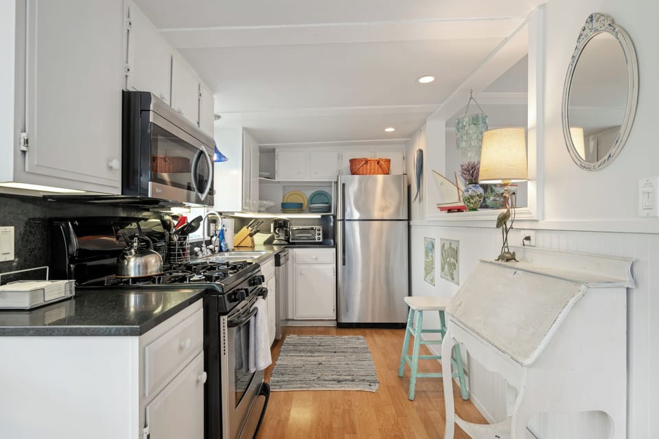 Seashell Cottage - Kitchen
