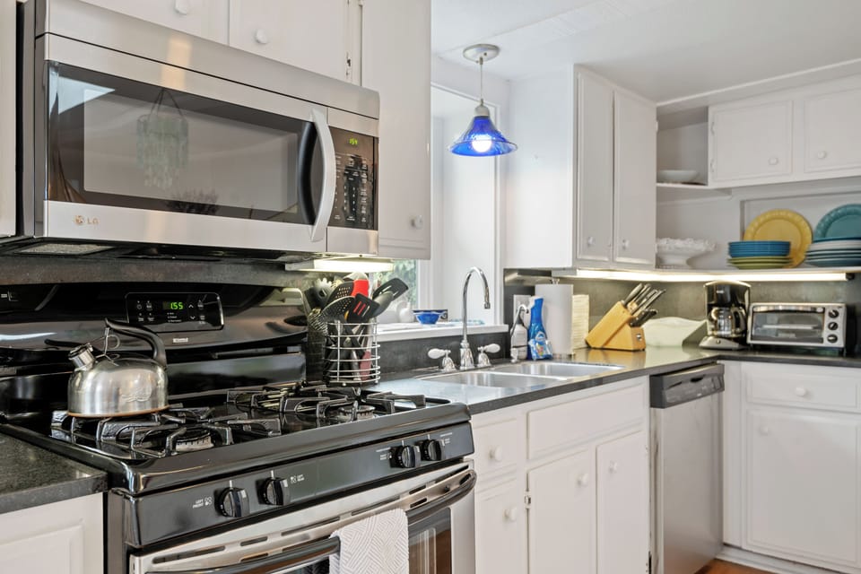 Seashell Cottage - Kitchen