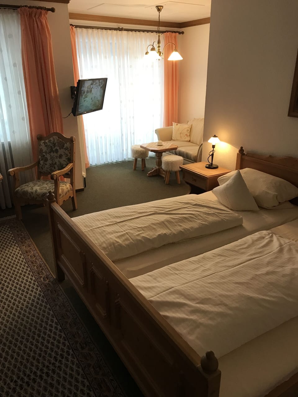 Double Room | Desk, free WiFi, bed sheets