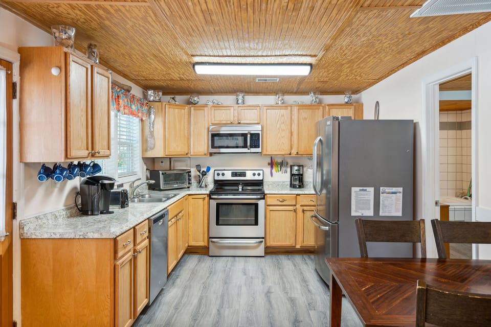 Fully equipped kitchen.